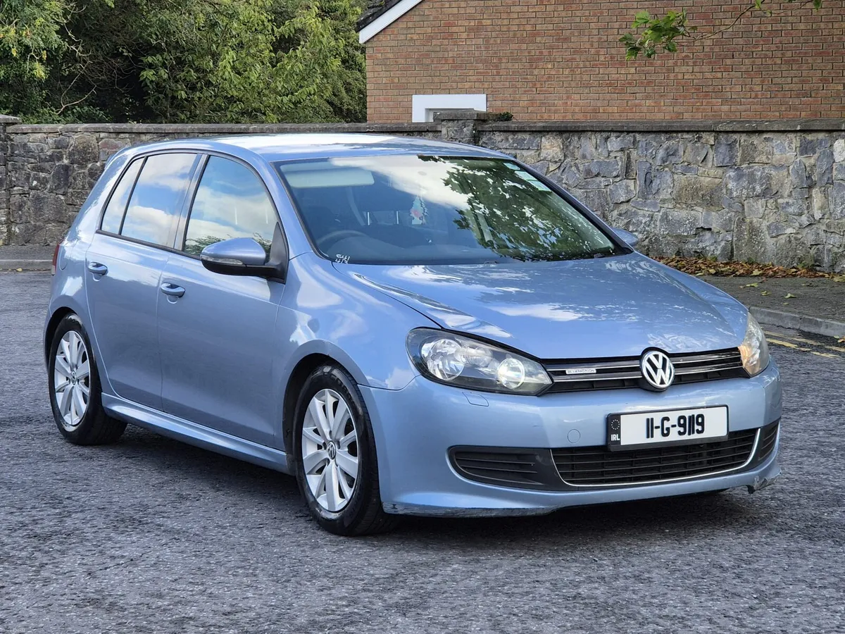 11 Volkswagen Golf - Image 2