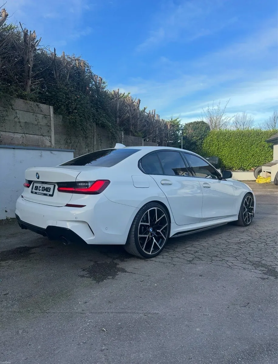 BWM White - 3 series - Image 3