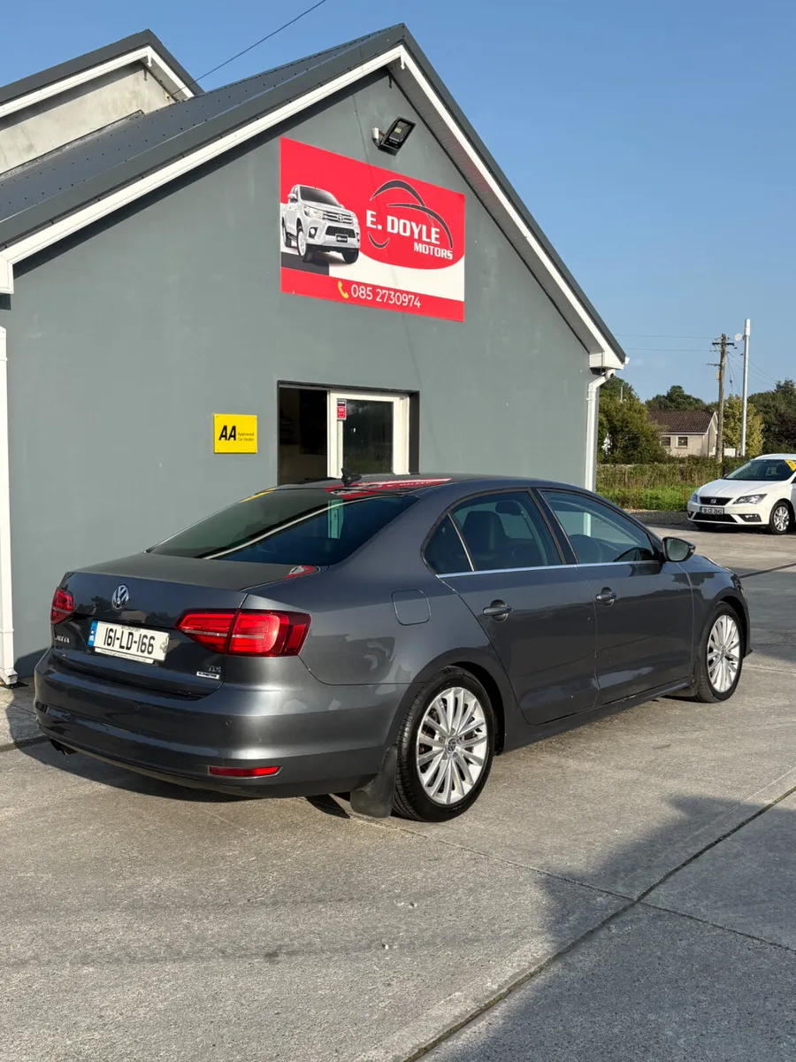 Volkswagen Jetta 2016 2.0 TDI - Image 4