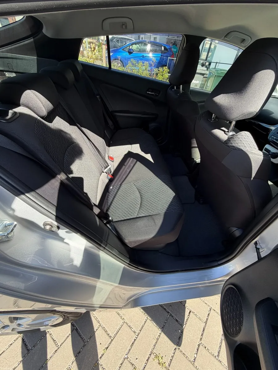 Toyota Prius 2019 - Image 6