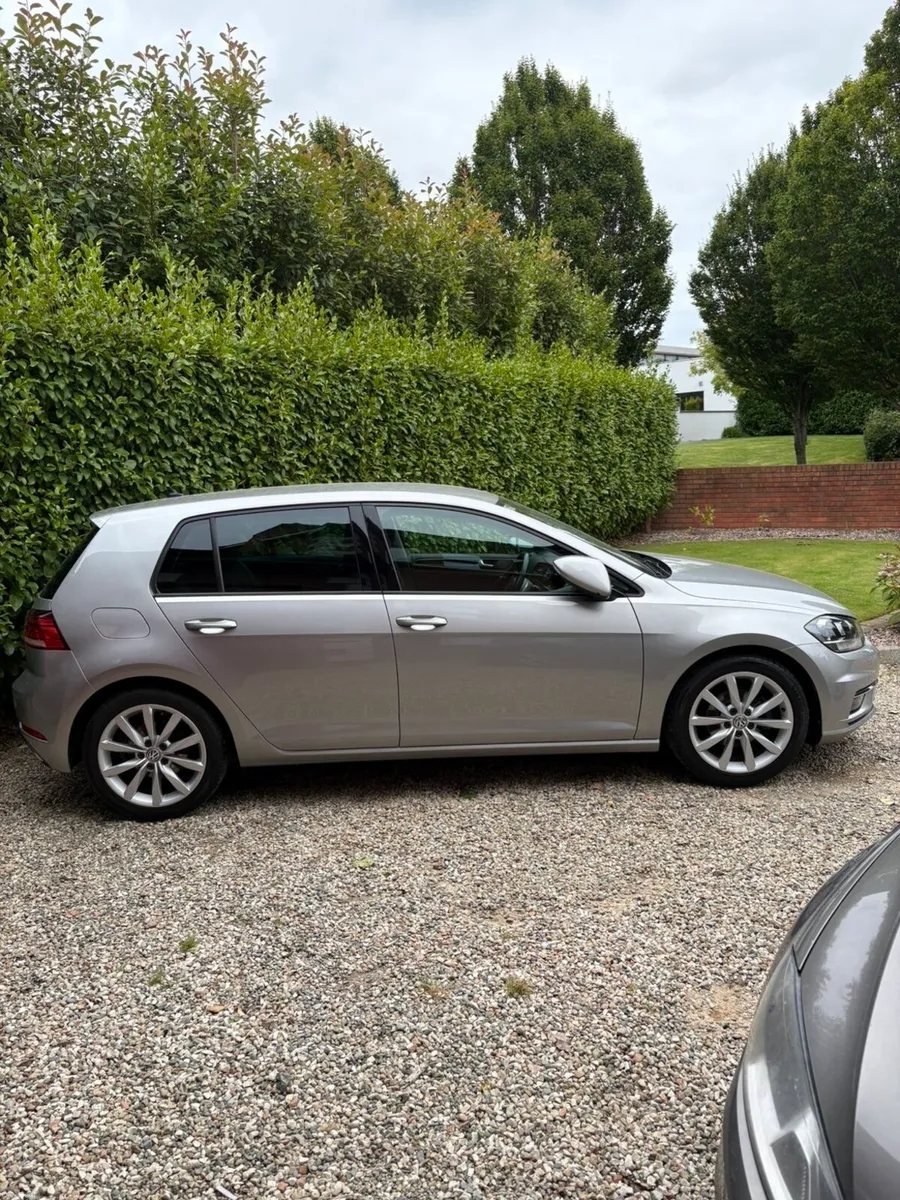 2019 Volkswagen Golf Highline - Image 2