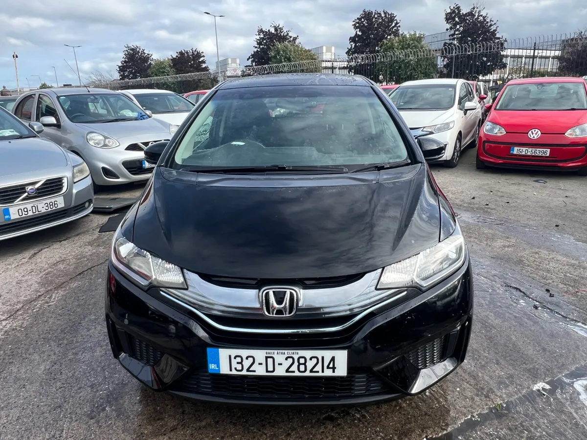 Honda Fit 2013 1.5 Hybrid Auto / New Nct/ warranty - Image 3