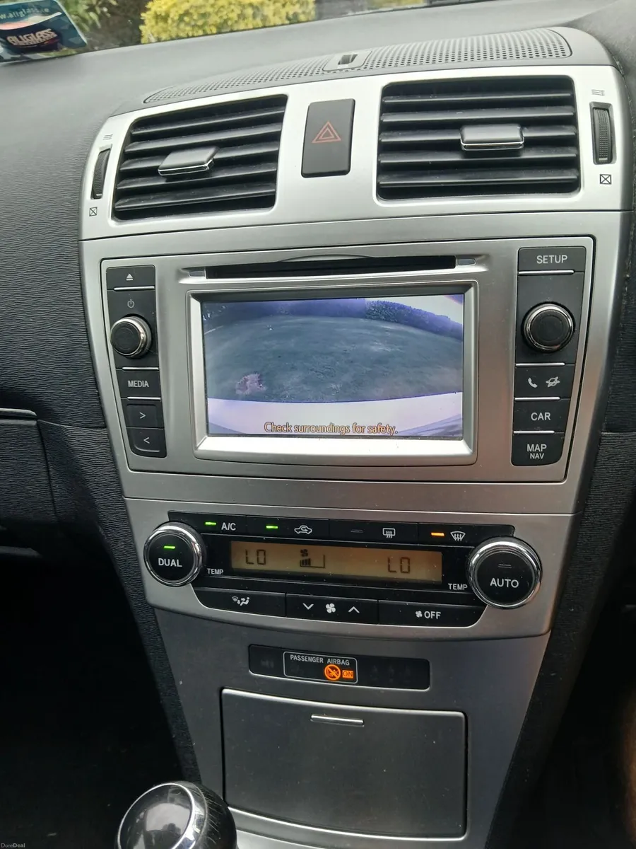 Toyota Avensis 2015 - Image 2