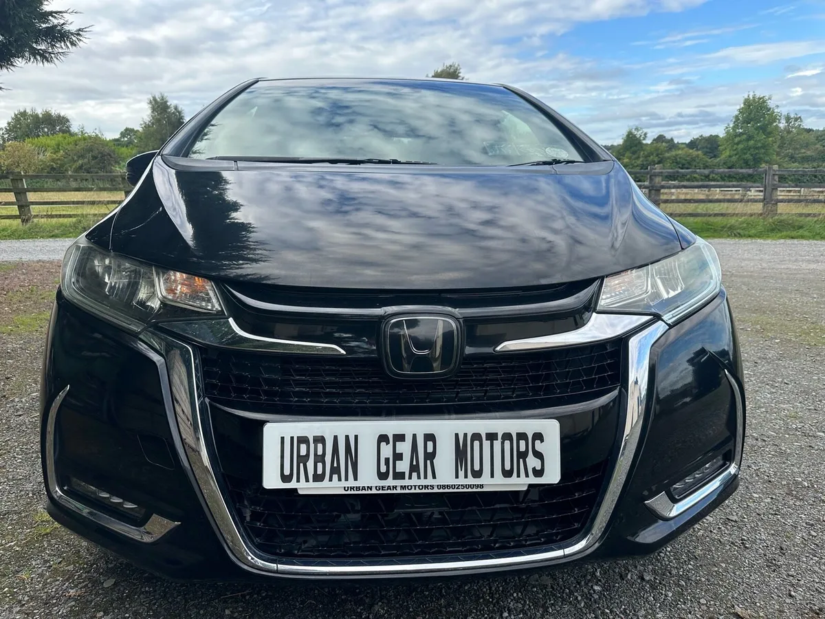 Honda Fit 2018 Hybrid Low Mileage 75000 KM - Image 1