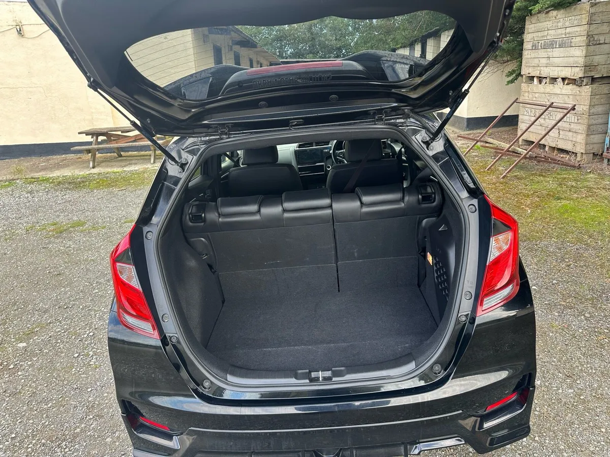 Honda Fit 2018 Hybrid Low Mileage 75000 KM - Image 6