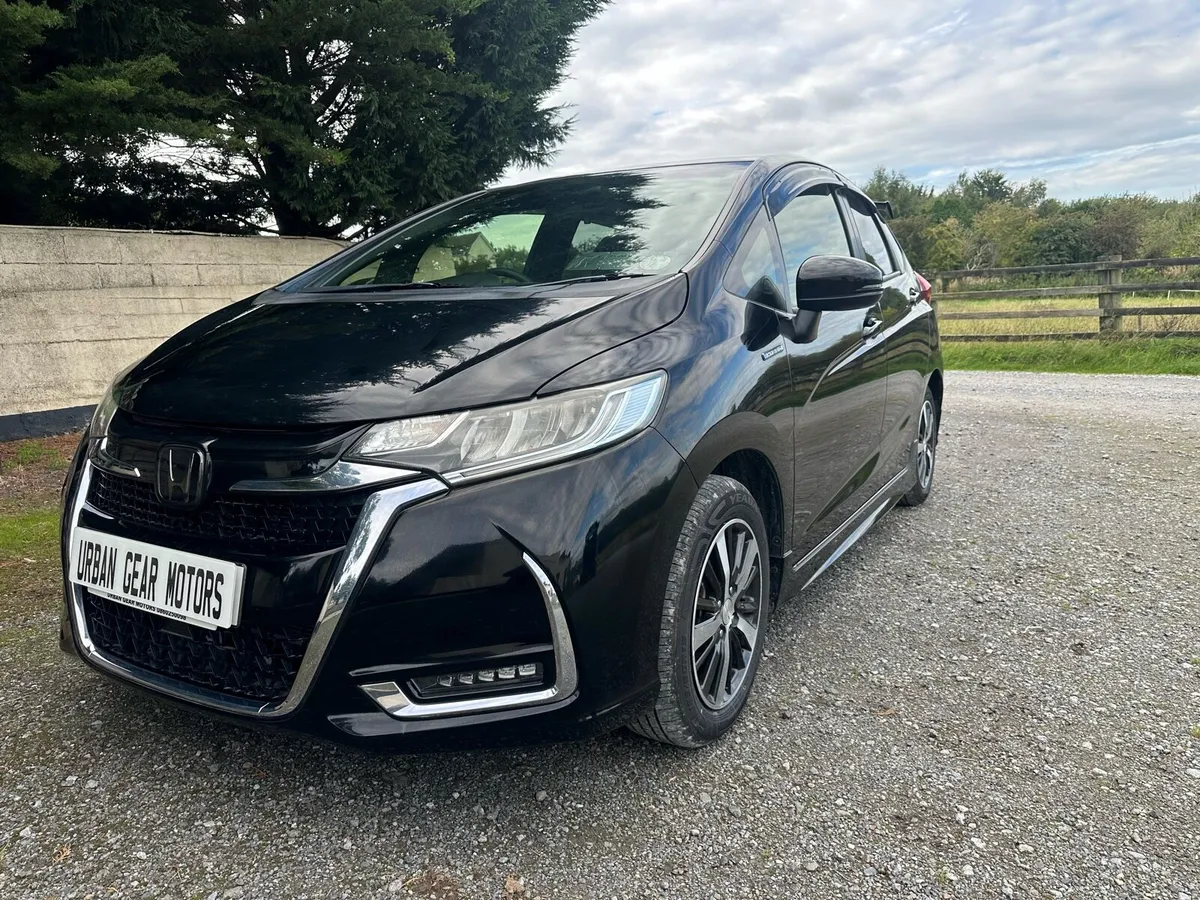 Honda Fit 2018 Hybrid Low Mileage 75000 KM - Image 3