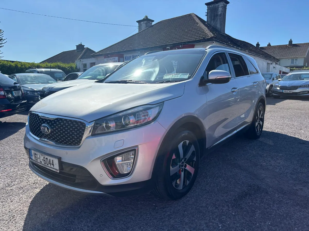 Kia Sorento 2016  4WHEEL  DRIVE  7  SEATER - Image 2