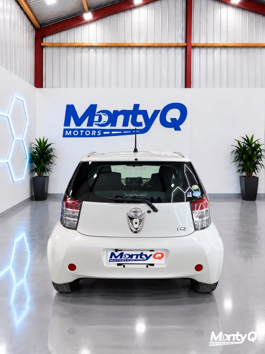 2009 Toyota iQ - Reverse Camera - 90k KM - Image 6