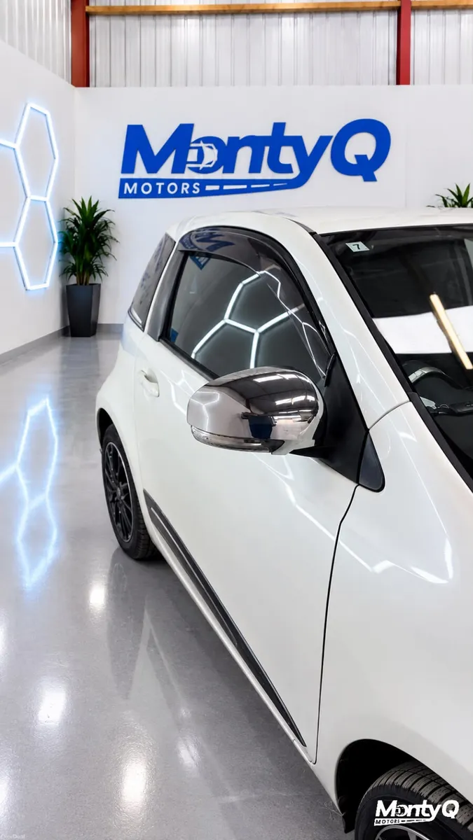2009 Toyota iQ - Reverse Camera - 90k KM - Image 2