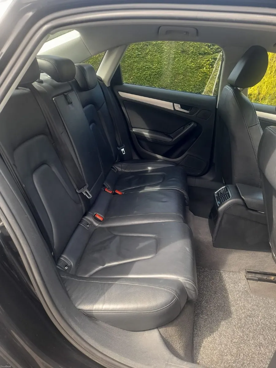 Audi A4 2010 - Image 6