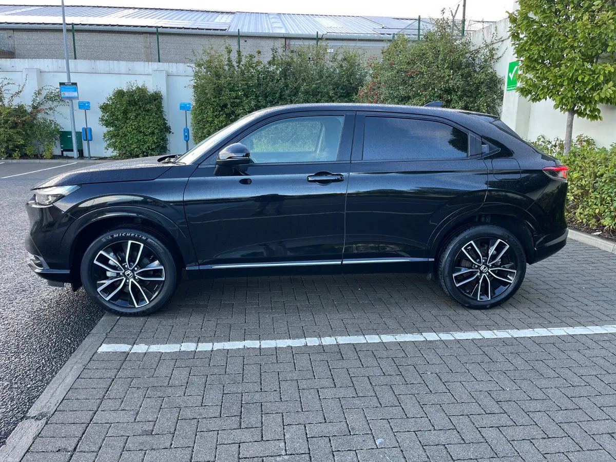 Honda Vezel 2021 NEW MODEL, HIGH SPEC, LOW MILEAGE - Image 4