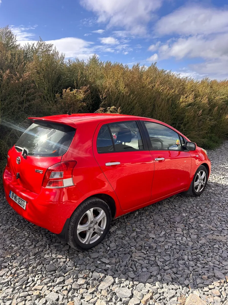 Toyota Yaris 2010 - Image 4