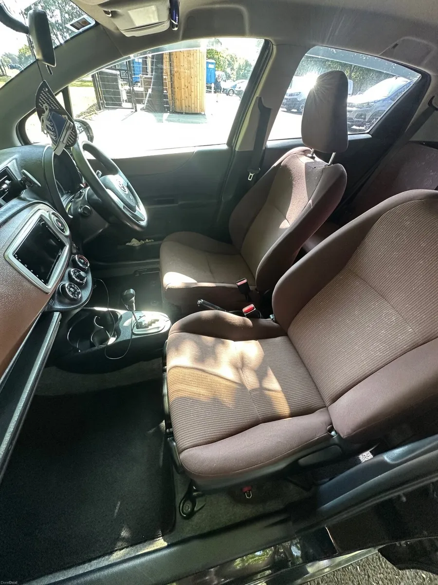 Toyota Vitz 2012 - Image 4
