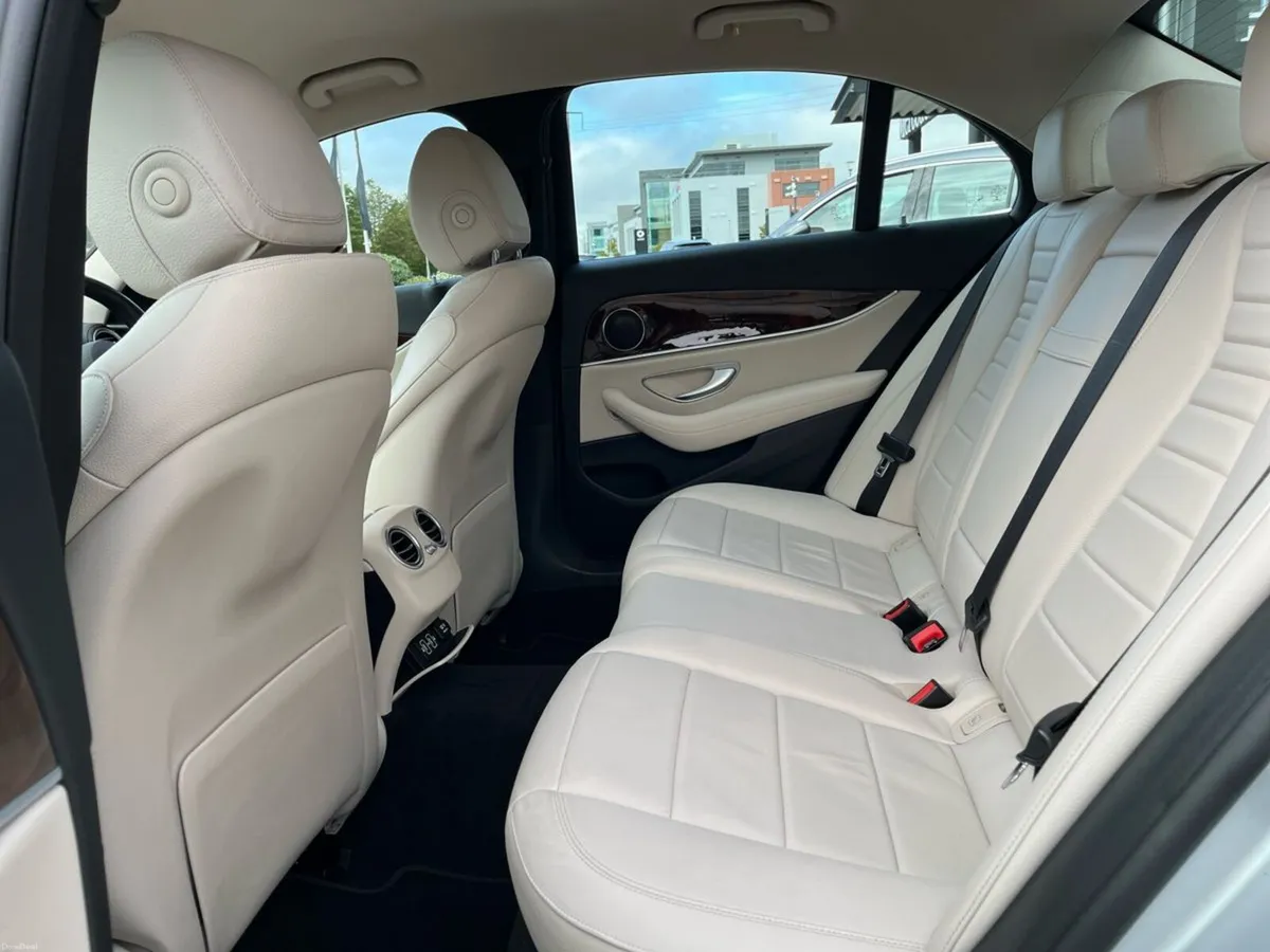 Mercedes-Benz E-Class E 200D Avantgarde Line Saloo - Image 4