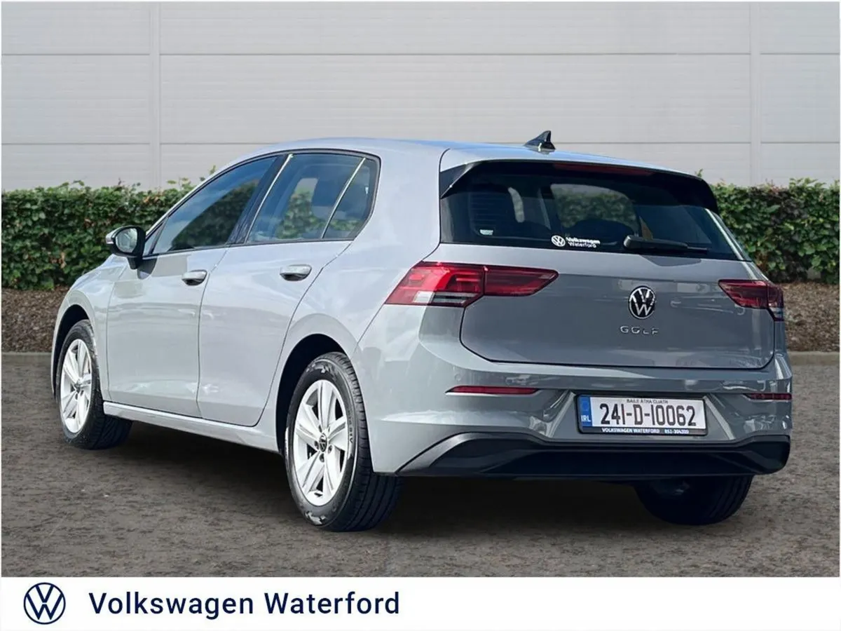 Volkswagen Golf 1.0 TSI 110HP Life - Image 3