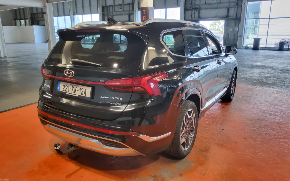 Hyundai Santa Fe 2022 - Image 3