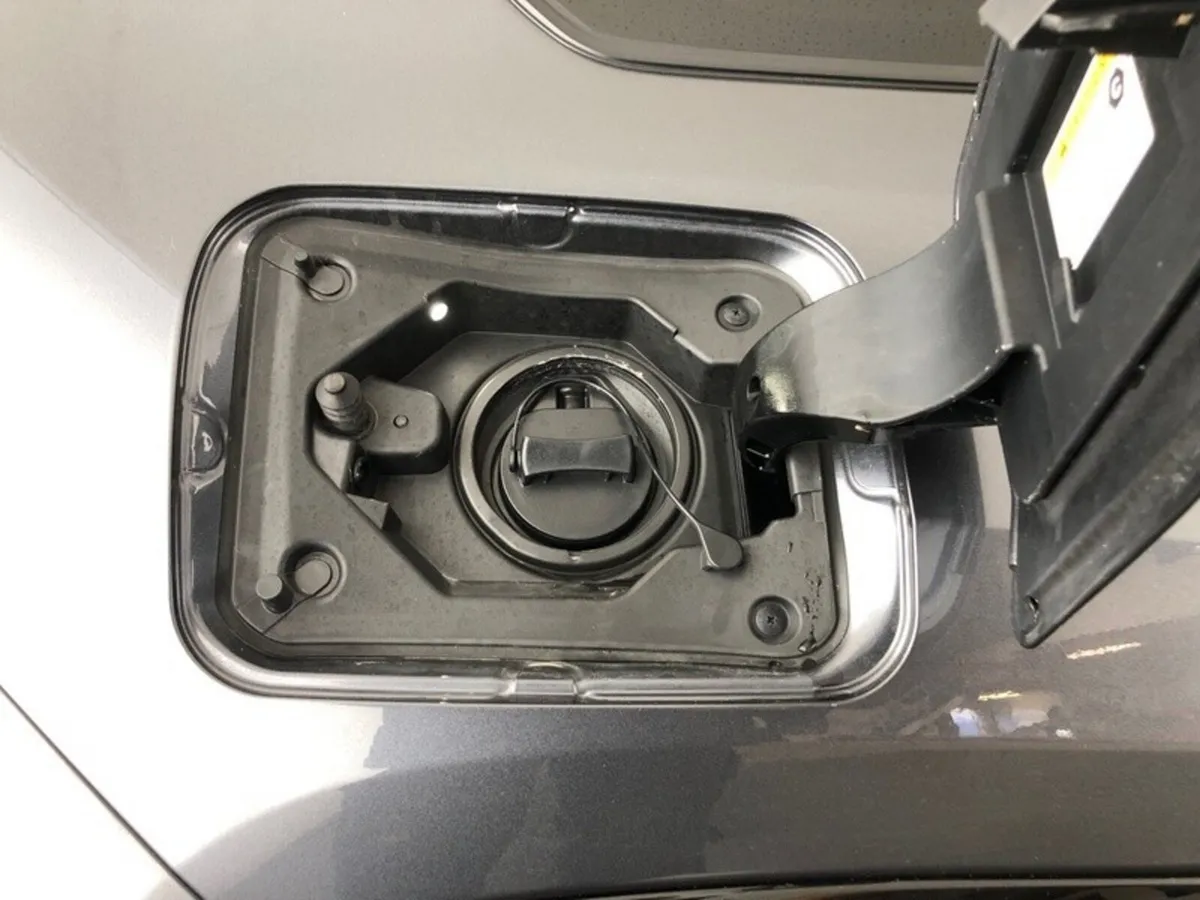 Toyota RAV4 RAV4 PLUG-IN HYB GR SPORT - Image 6