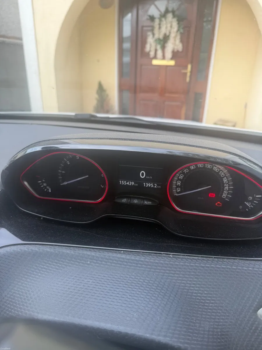 2017 Peugeot 2008 - Image 3