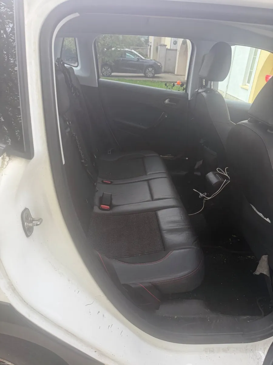 2017 Peugeot 2008 - Image 4