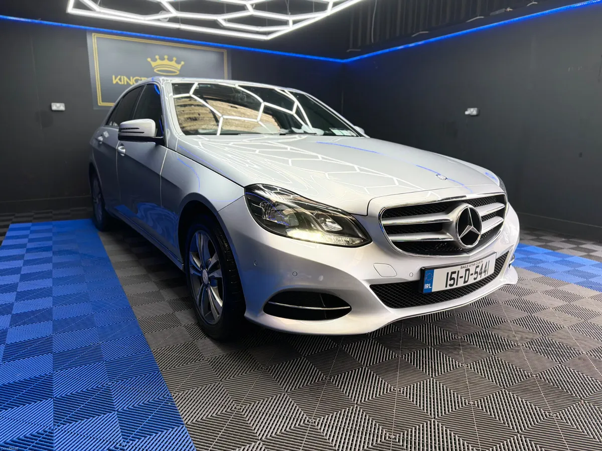 Mercedes E220D Avantgarde,Automatic,Stunning - Image 3