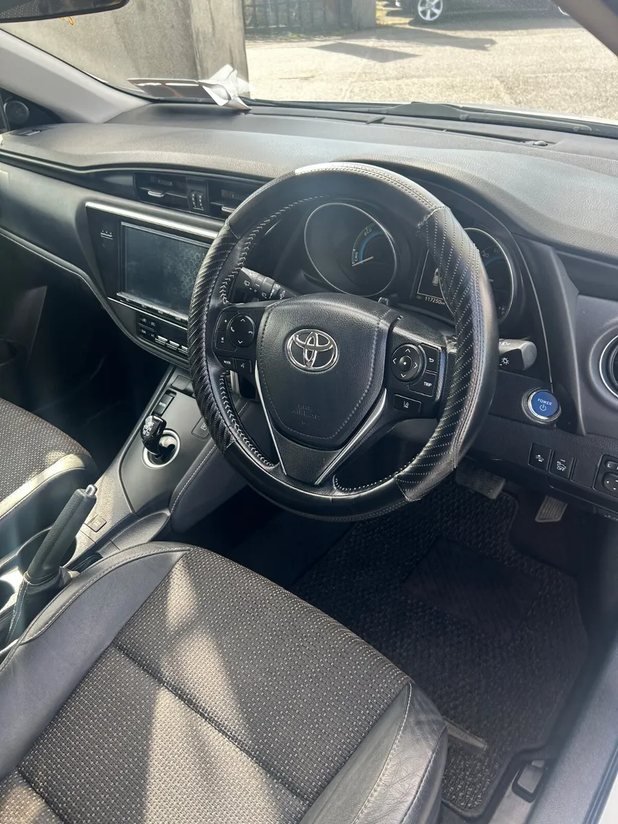 Toyota Auris 2016 - Image 5