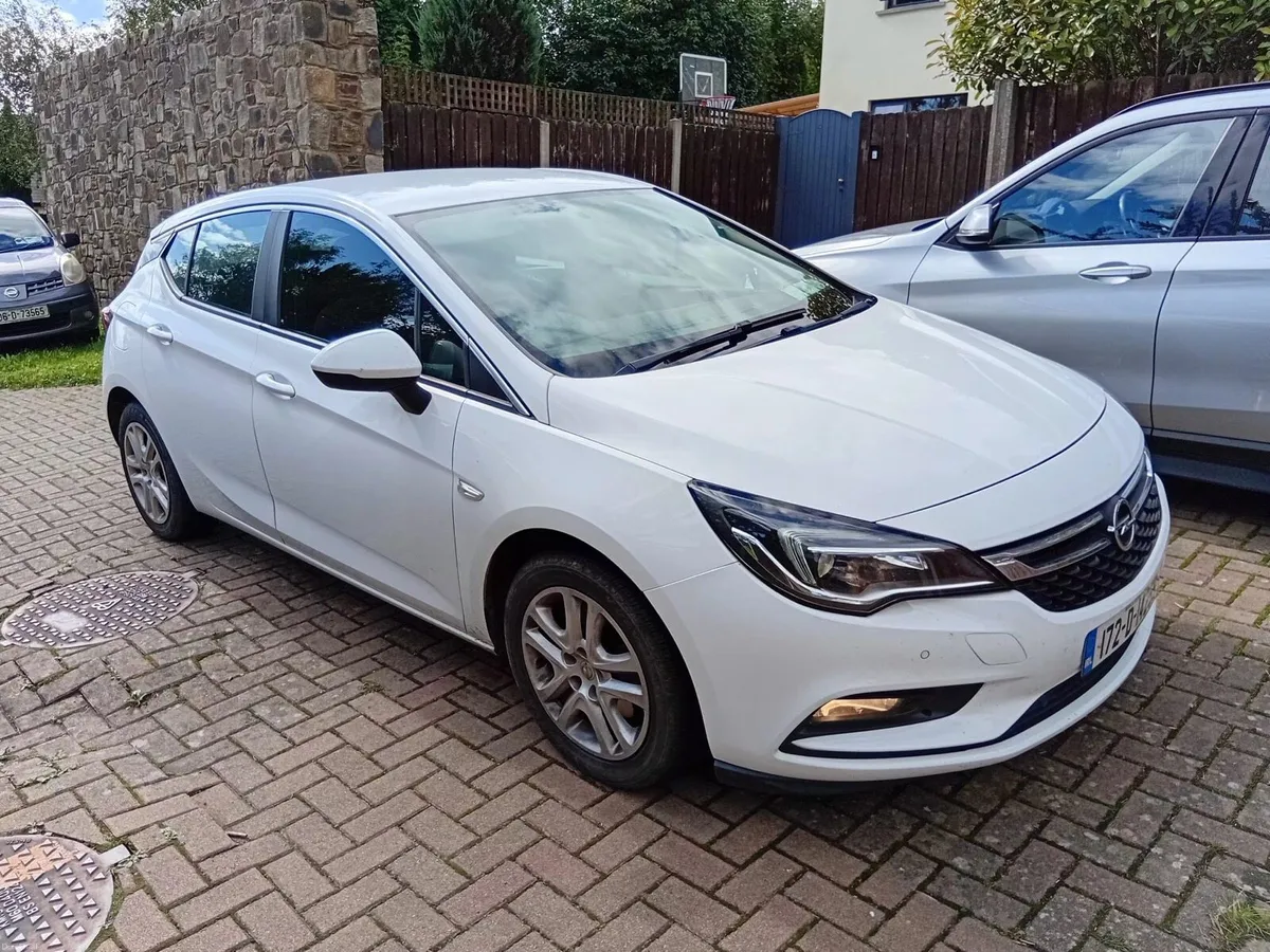 Opel Astra 2017 - Image 1