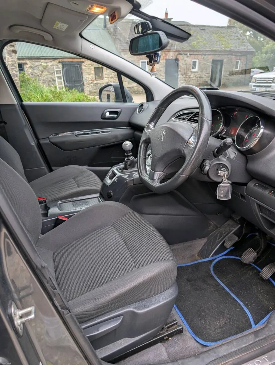 Tax and tested Peugeot 5008 7 seater - Image 6
