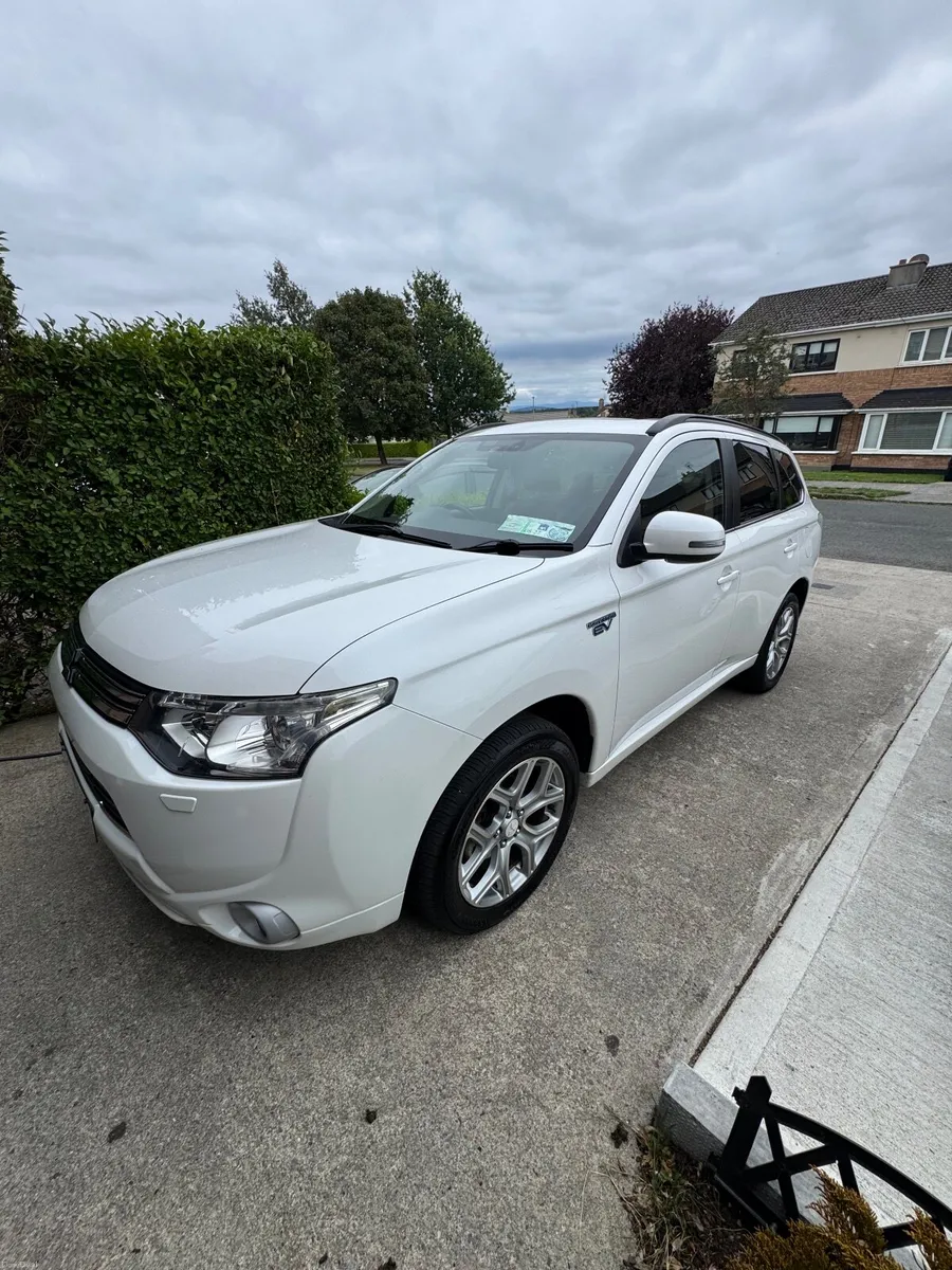 Mitsubishi Outlander 2015 - Image 4
