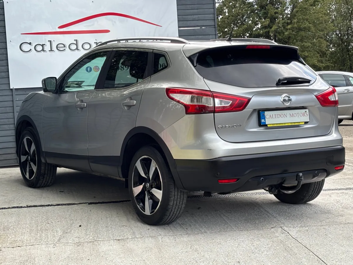 NISSAN QASHQAI N-CONNECTA- HIGH SPEC - Image 3