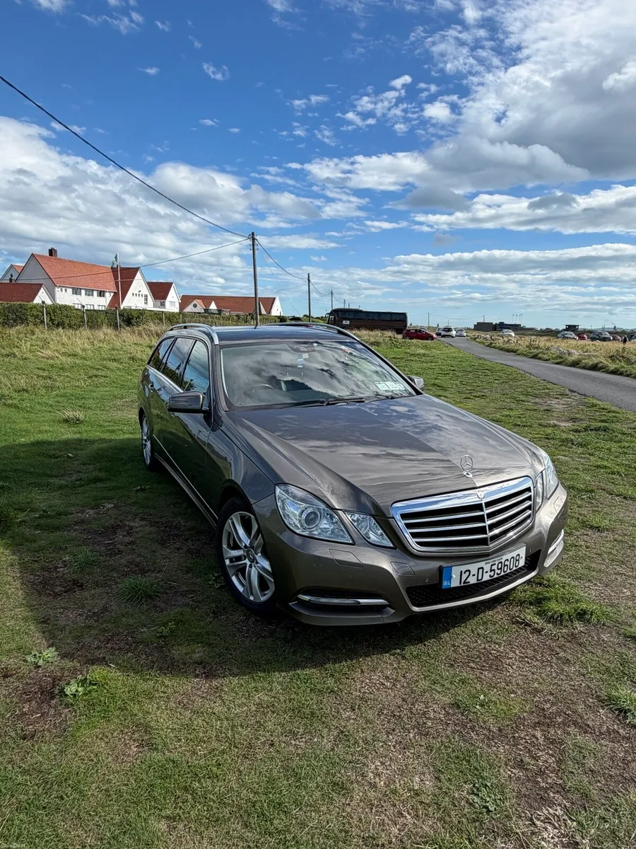 Mercedes Benz E300 Hybrid SE - Image 3