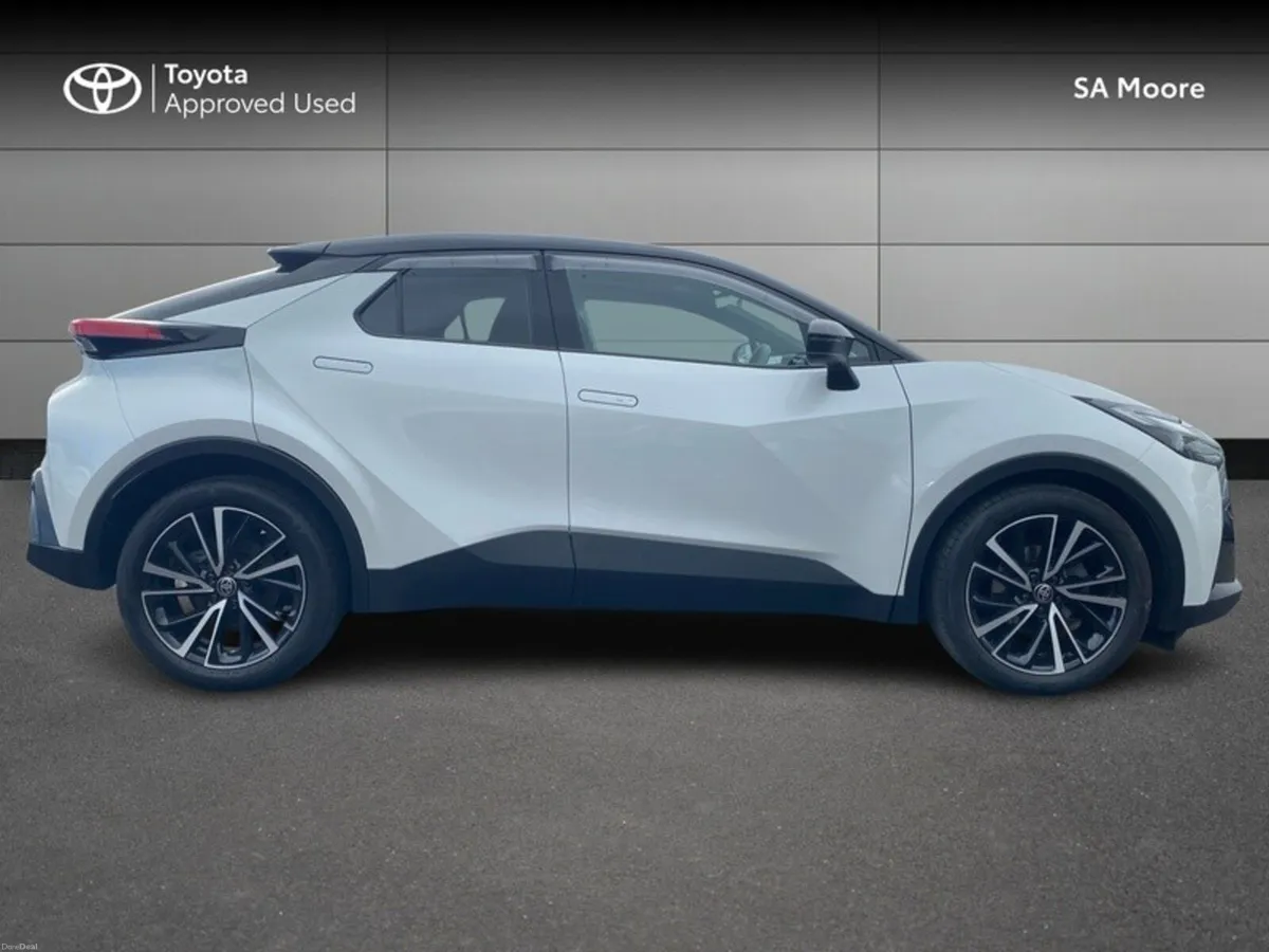 Toyota C-HR HYBRID SOL - Image 3