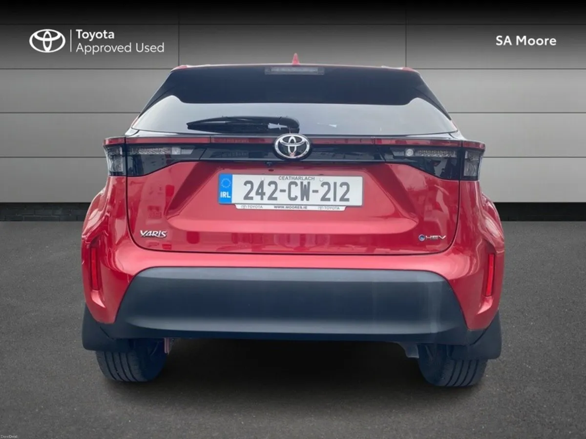 Toyota Yaris Cross HYBRID LUNA SPORT - Image 4