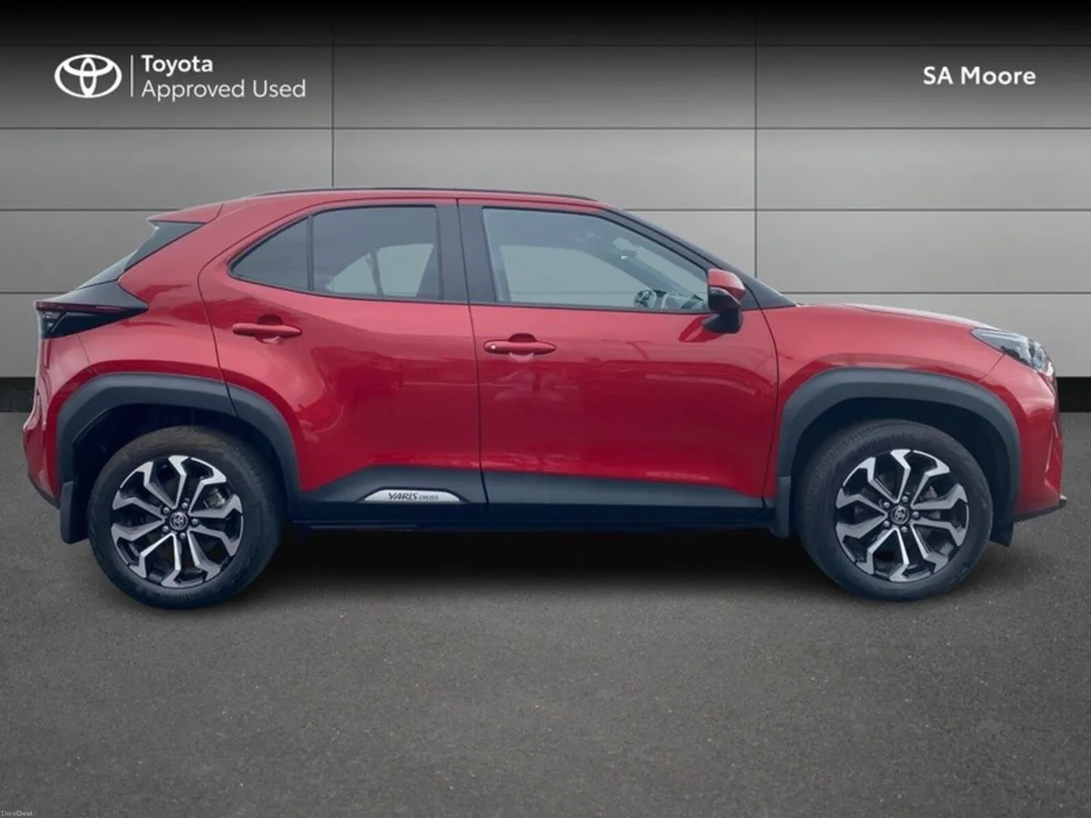 Toyota Yaris Cross HYBRID LUNA SPORT - Image 3