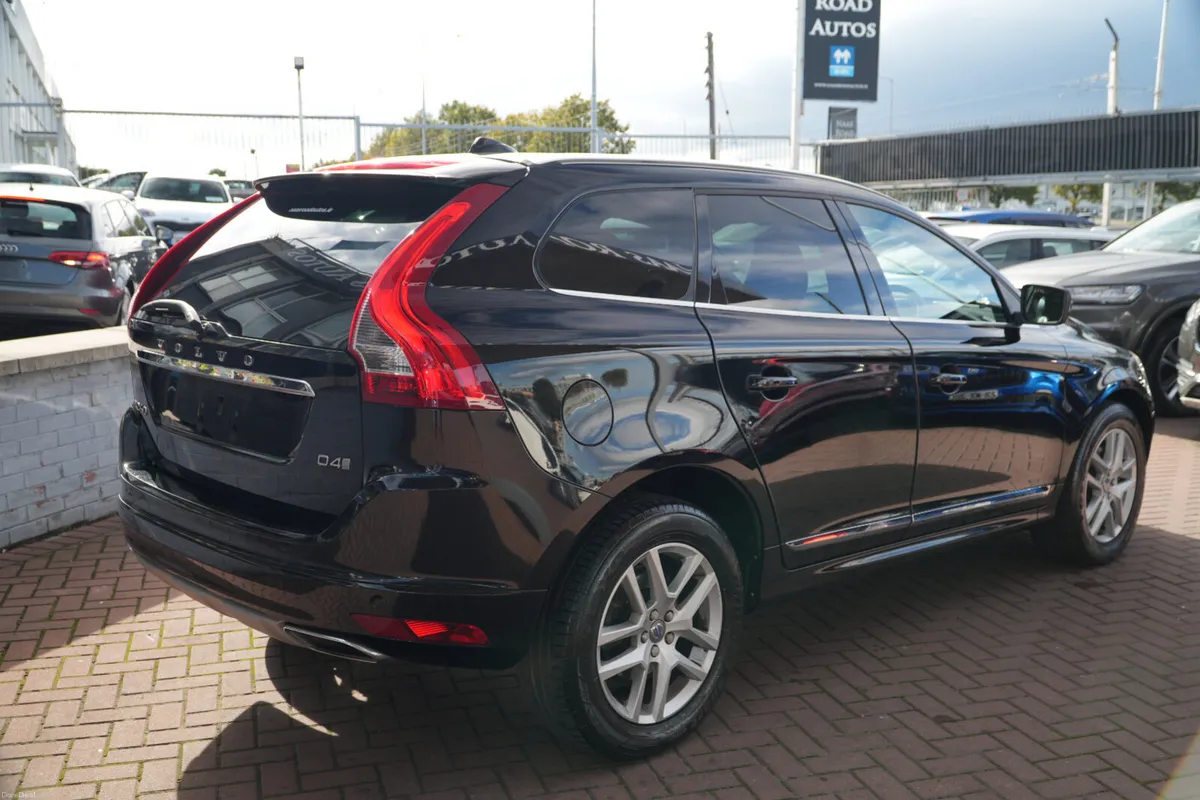 2.0D4 SE LUXURY EDITION  5DR ESTATE AUTOMATIC // P - Image 4