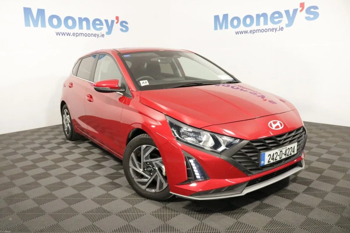 Hyundai i20 Deluxe Plus 1.2L Petroil Hatchback - Image 1
