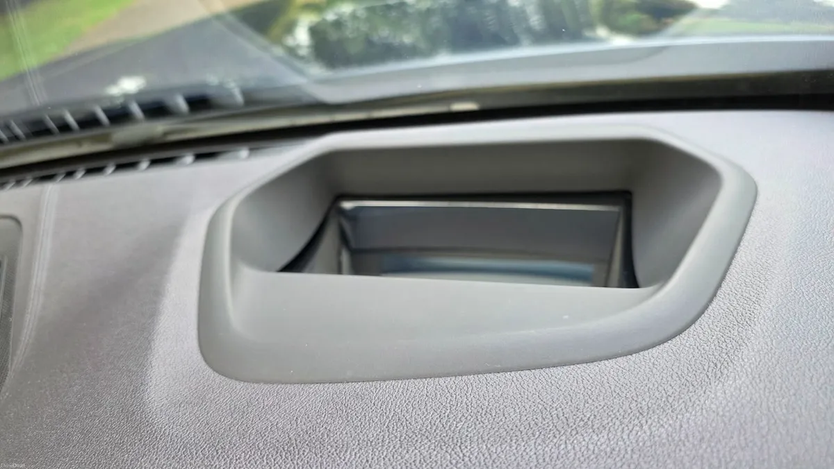 BMW 5-Series 2019 - Image 4