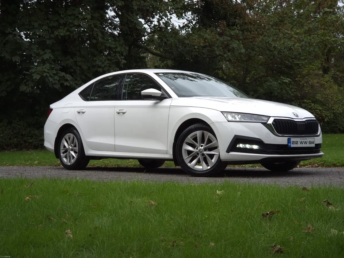 212 Skoda Octavia 2.0 TDI NEW SHAPE LOW MILEAGE - Image 5