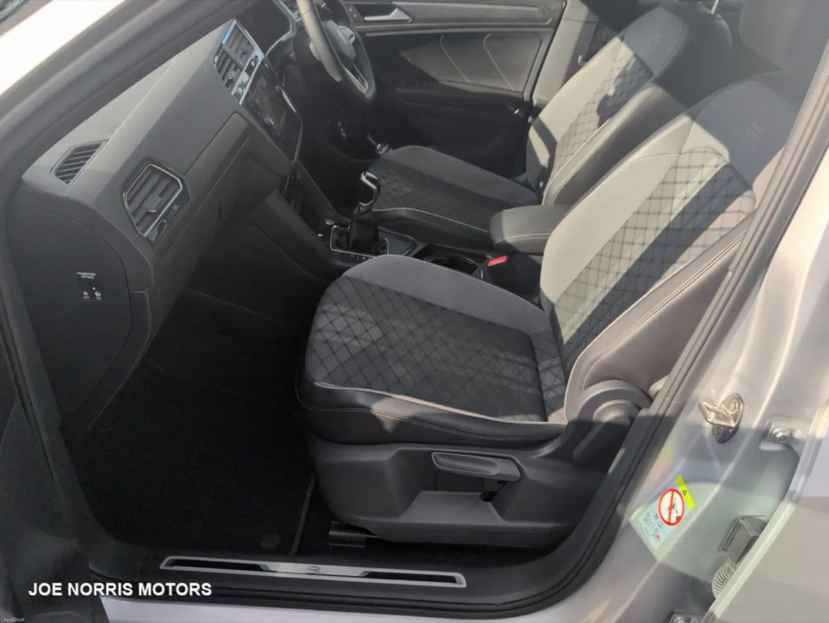Volkswagen Tiguan R-LINE 2.0 TDI MANUAL 6SPEED FWD - Image 2