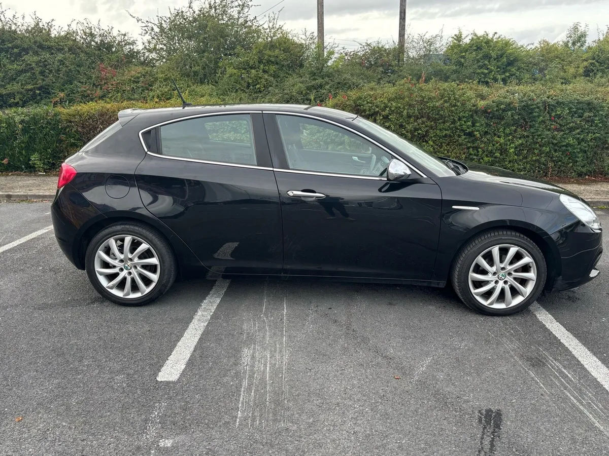 2016 Alpha Romeo Giulietta, 1 Owner from New - Image 2