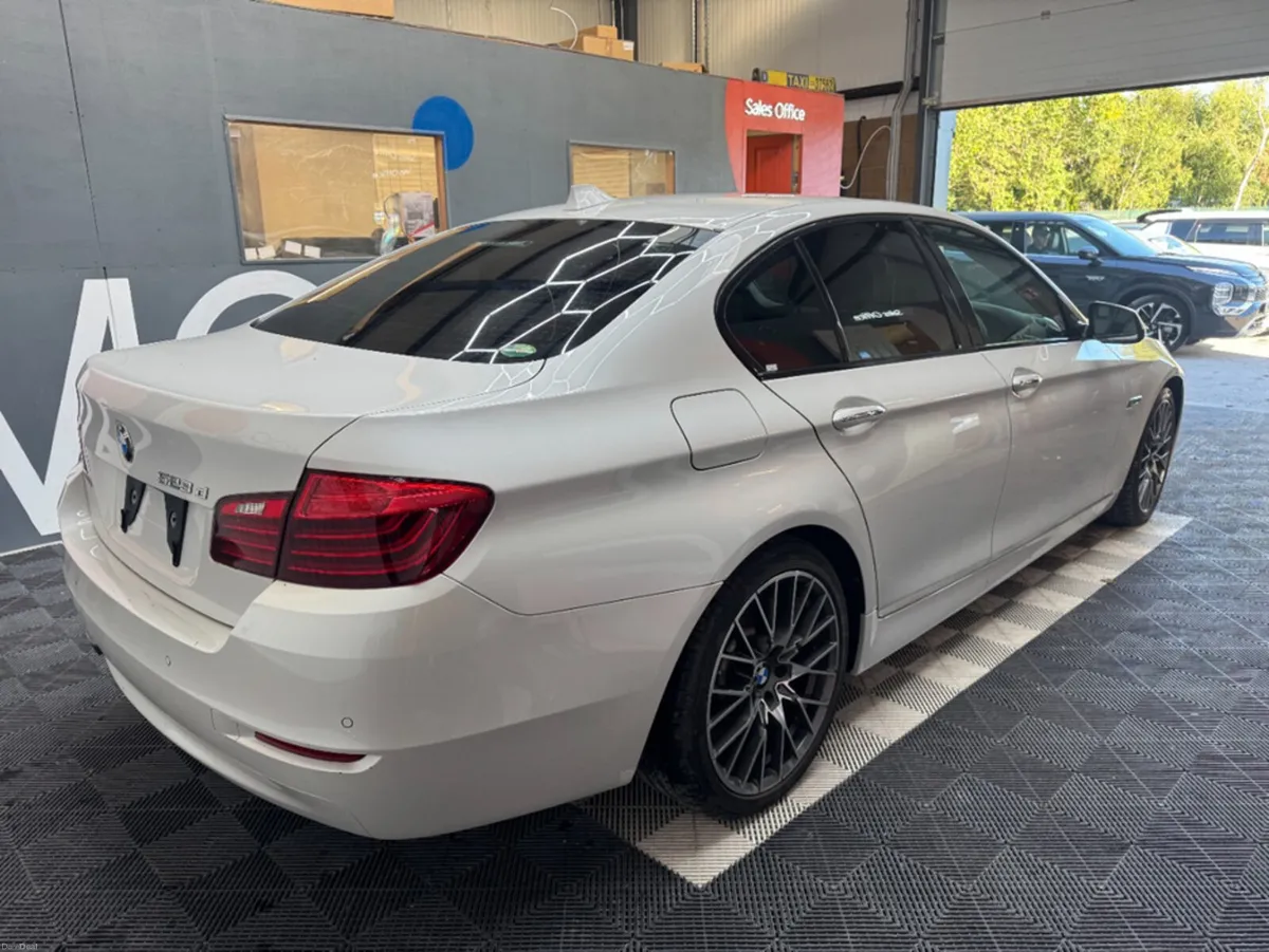 BMW 5-Series 2016 BMW 523 D 2.0 AUTOMATIC / CRUISE - Image 3