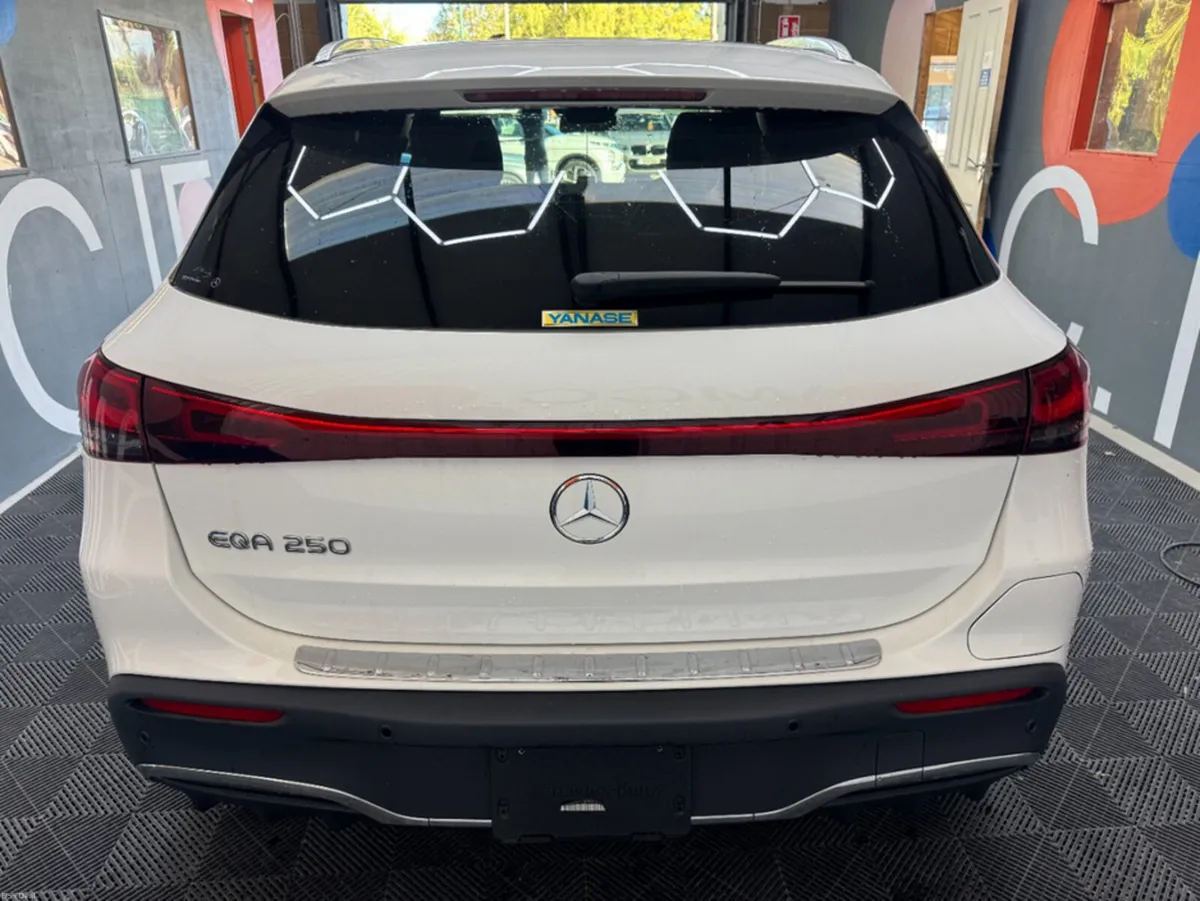 Mercedes-Benz EQA 2023 MERCEDES-BENZ EQA250 AUTOMA - Image 4