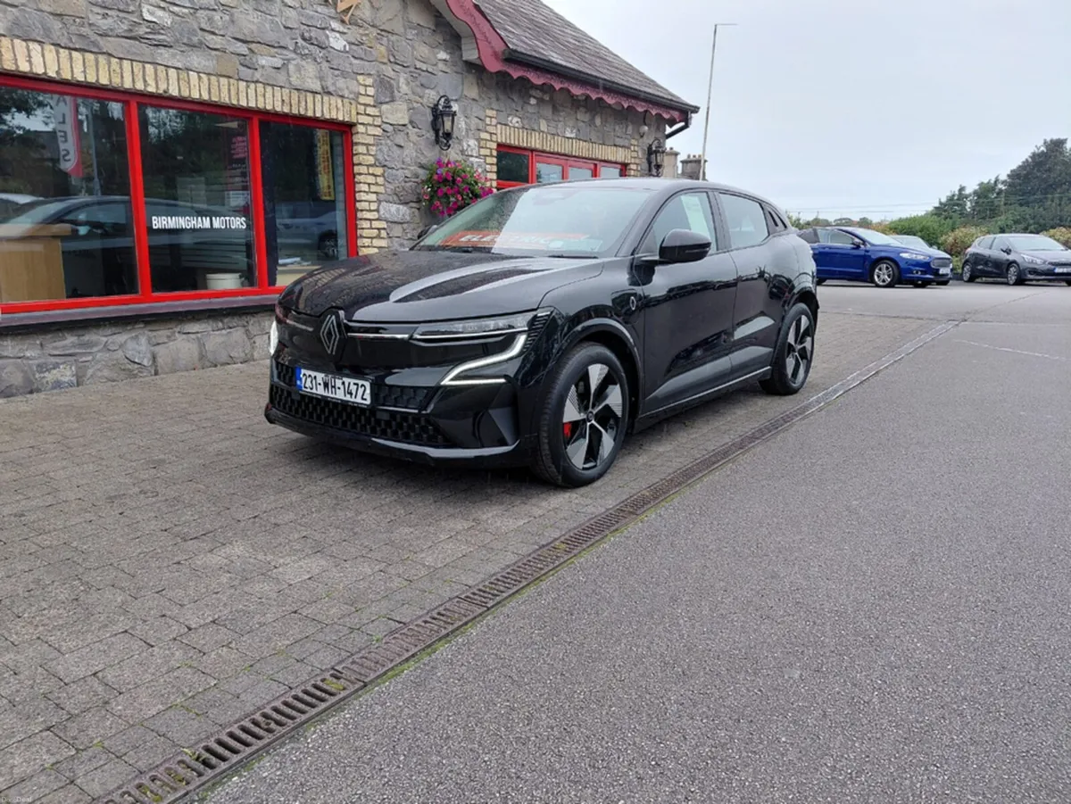 Renault Megane E-Tech EQUILIBRE EV - Image 6