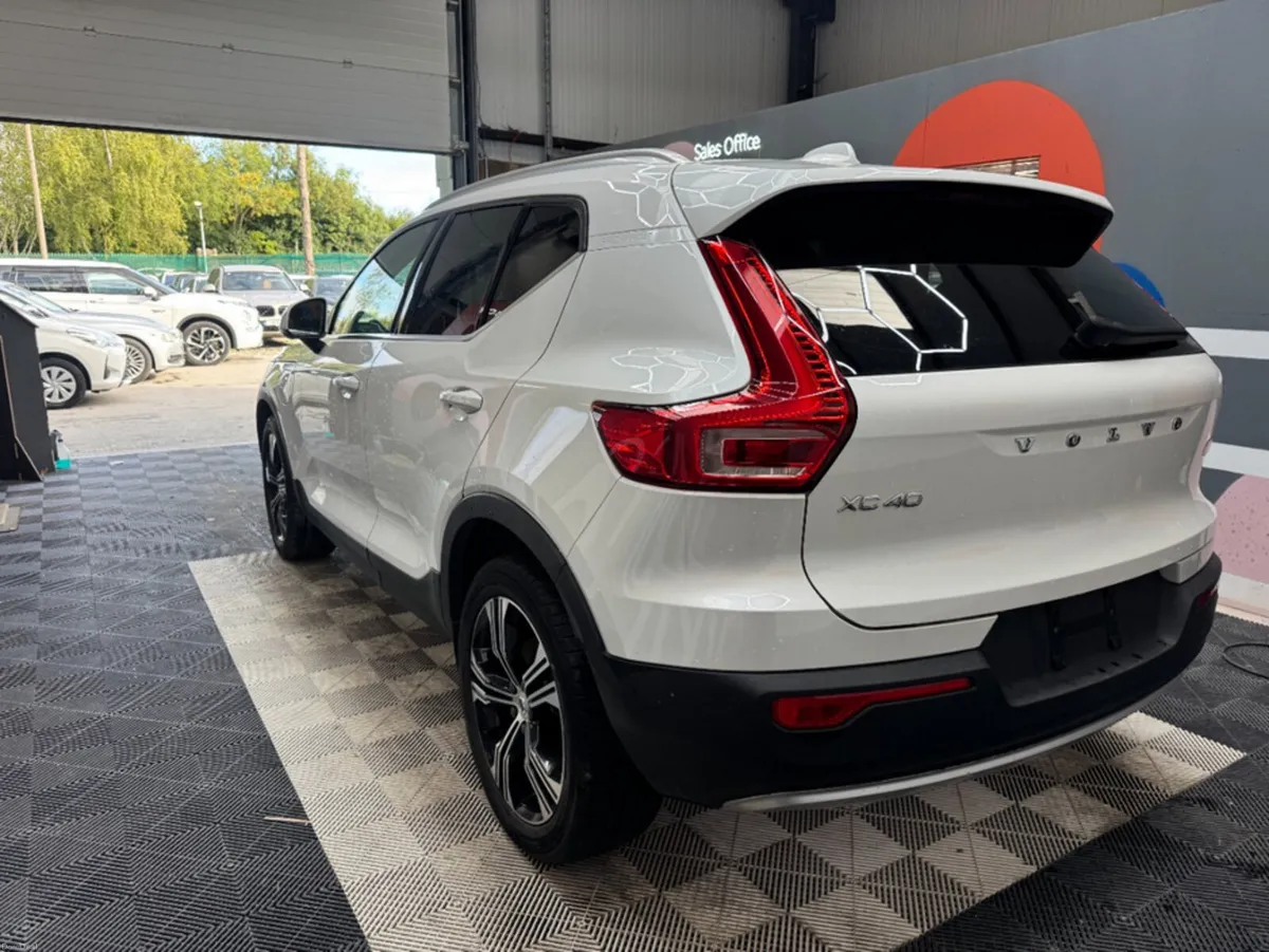 Volvo XC40 2021 VOLVO Xc40 RECHARGE PLUG-IN HYBRID - Image 5