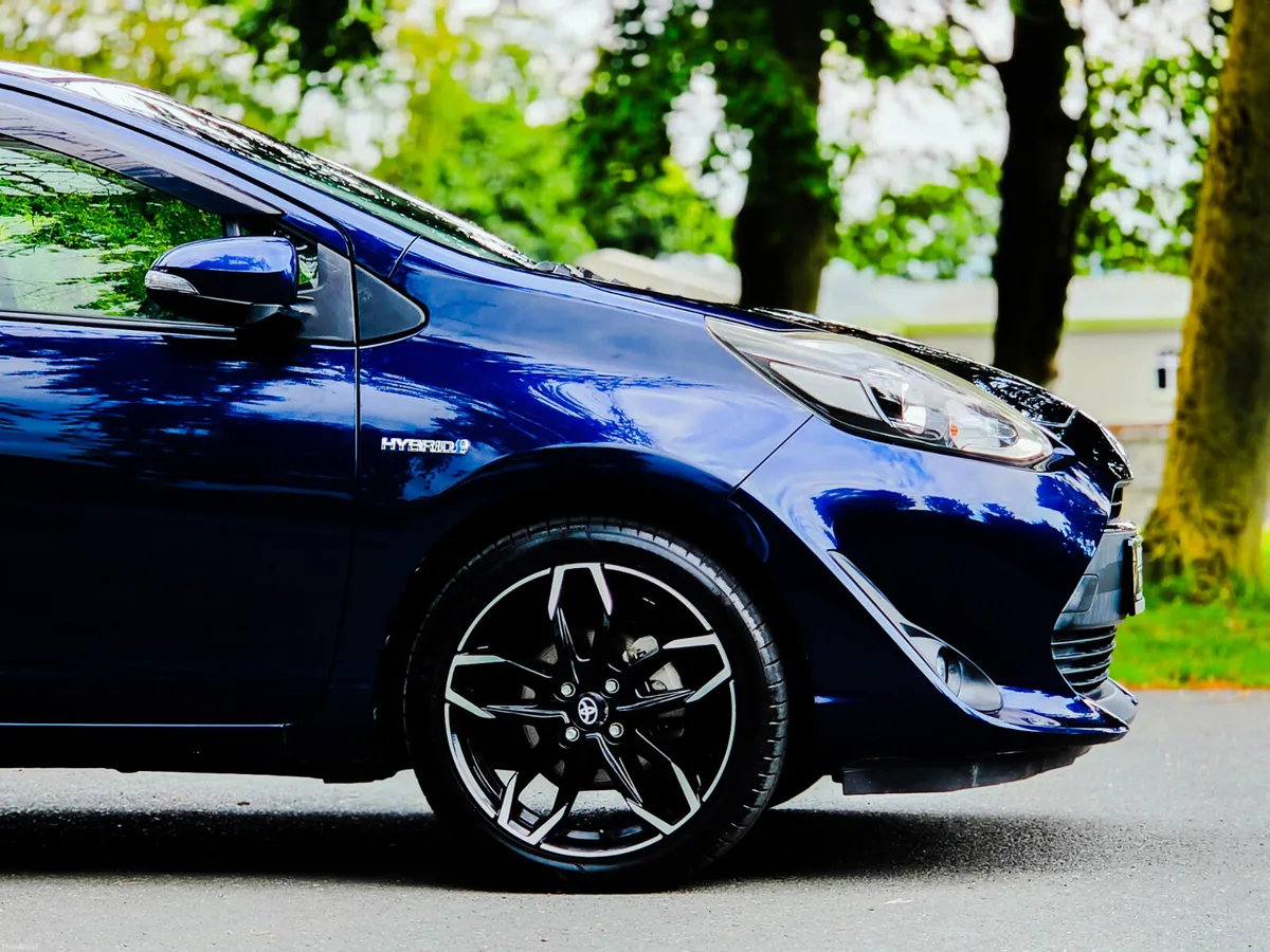 2018 Toyota Aqua 1.5 Petrol Hybrid Automatic - Image 6