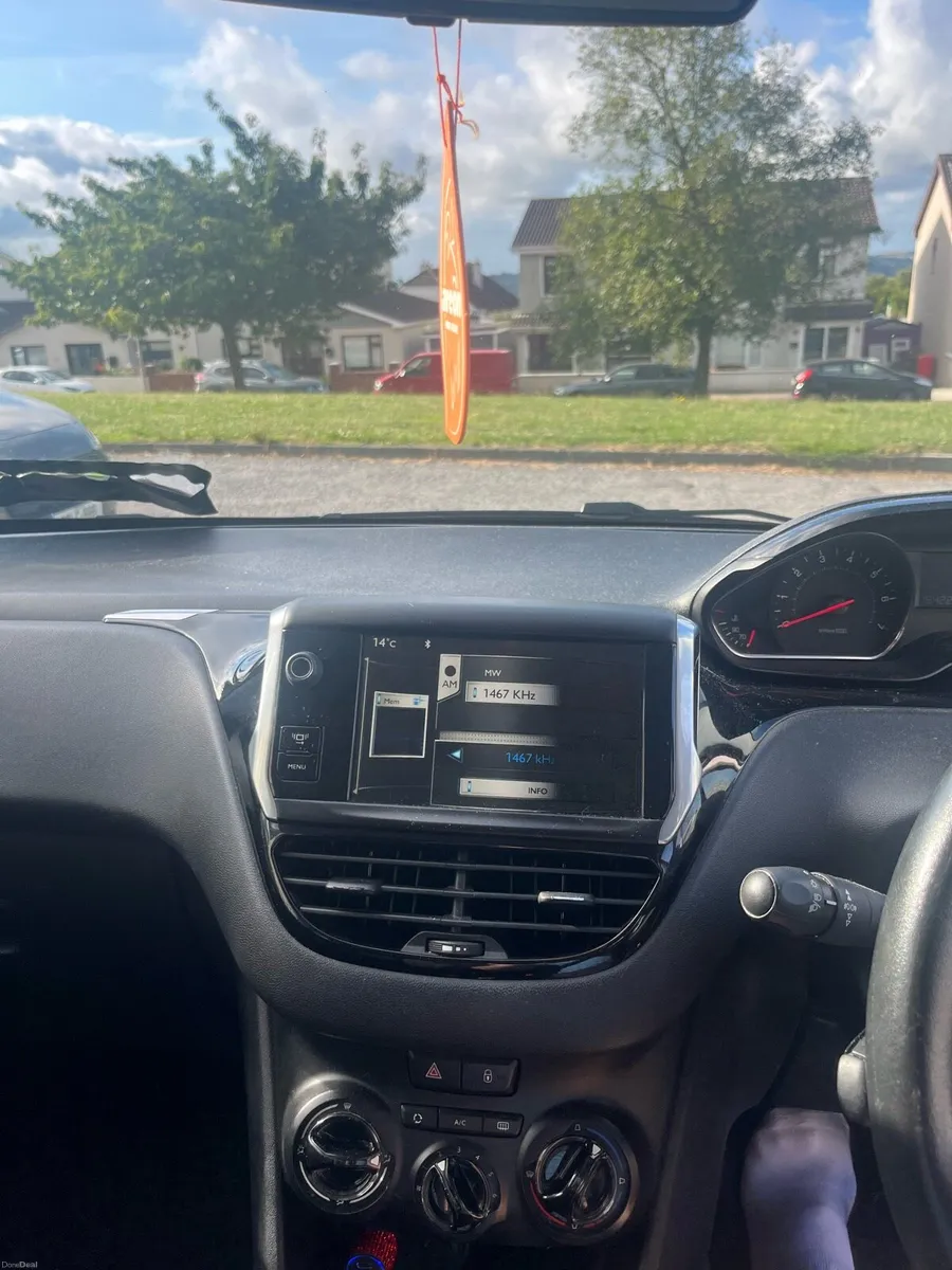 Peugeot 208 - Image 6