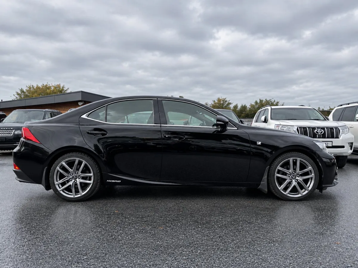 162 LEXUS IS300 F SPORT AUTO HYBRID - Image 5