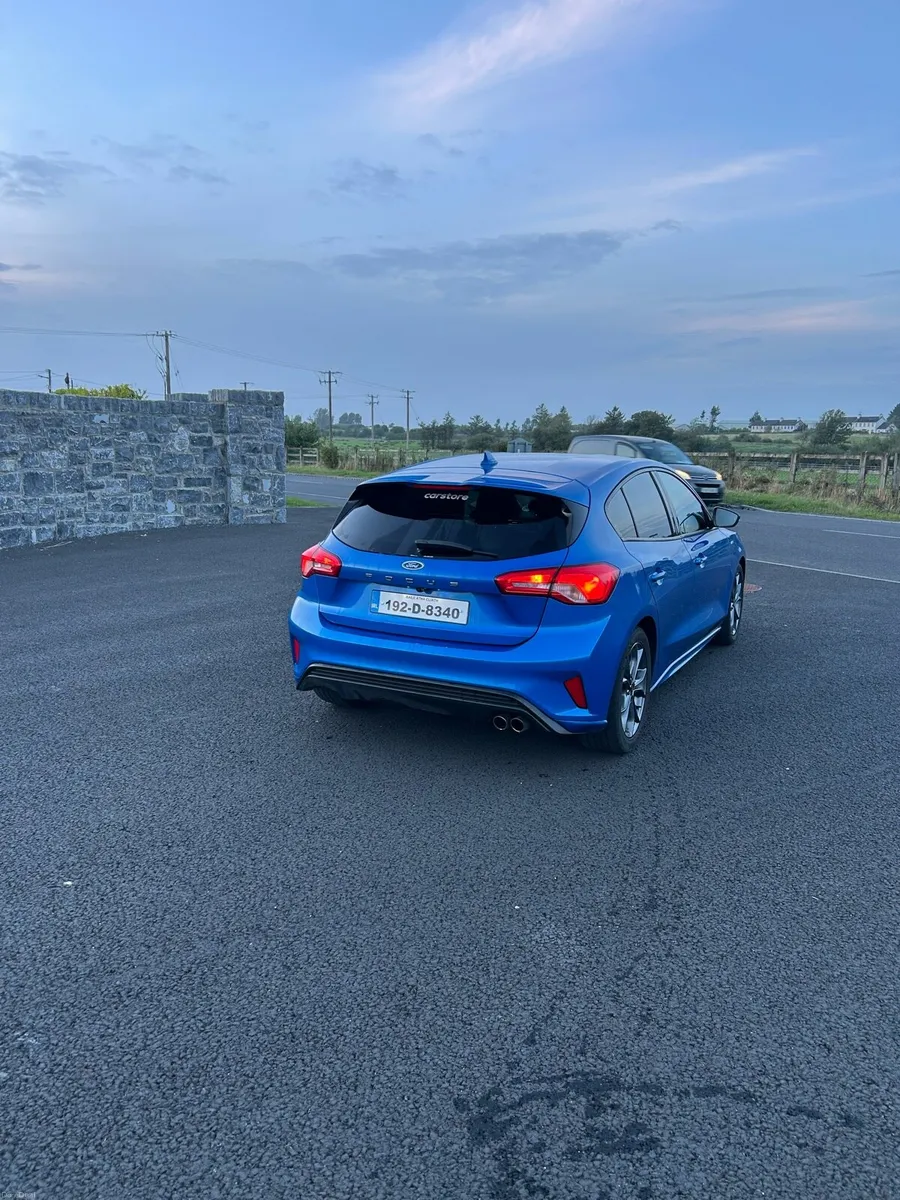 Ford Focus ST line Blue - Image 3