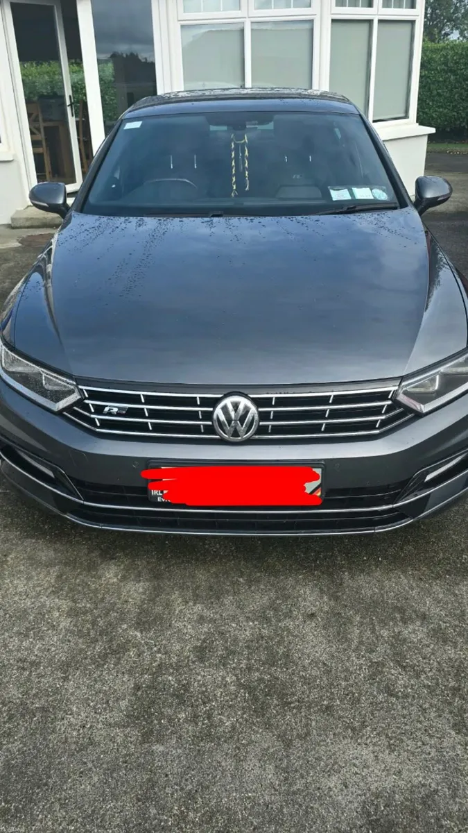 2016 R-Line Volkswagen Passat - Image 6