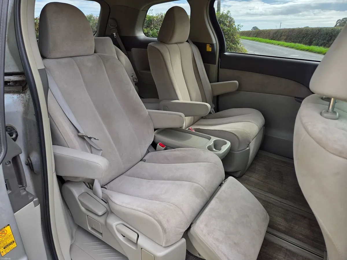 Toyota Estima 2011 NCT 12/27 - Image 6