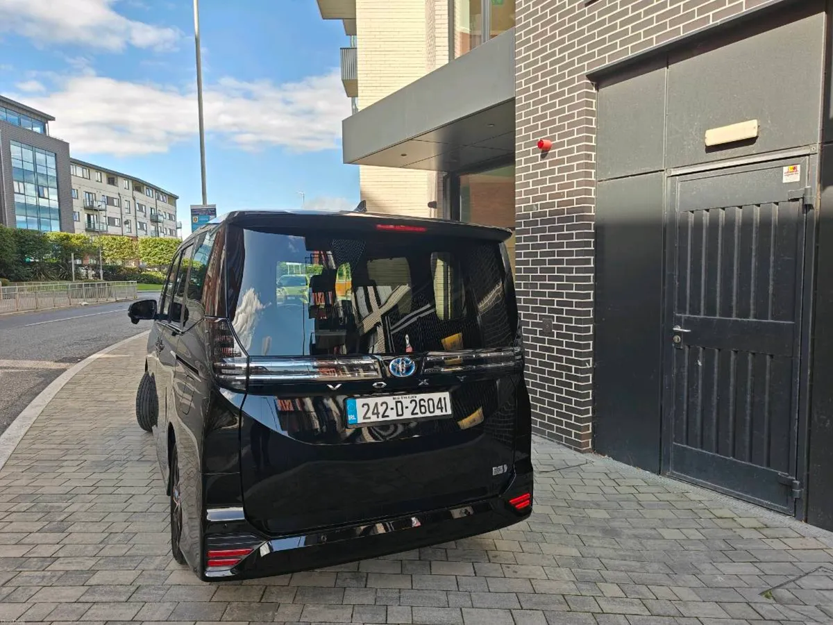 Toyota Voxy November 2024 4.5 grade - Image 6